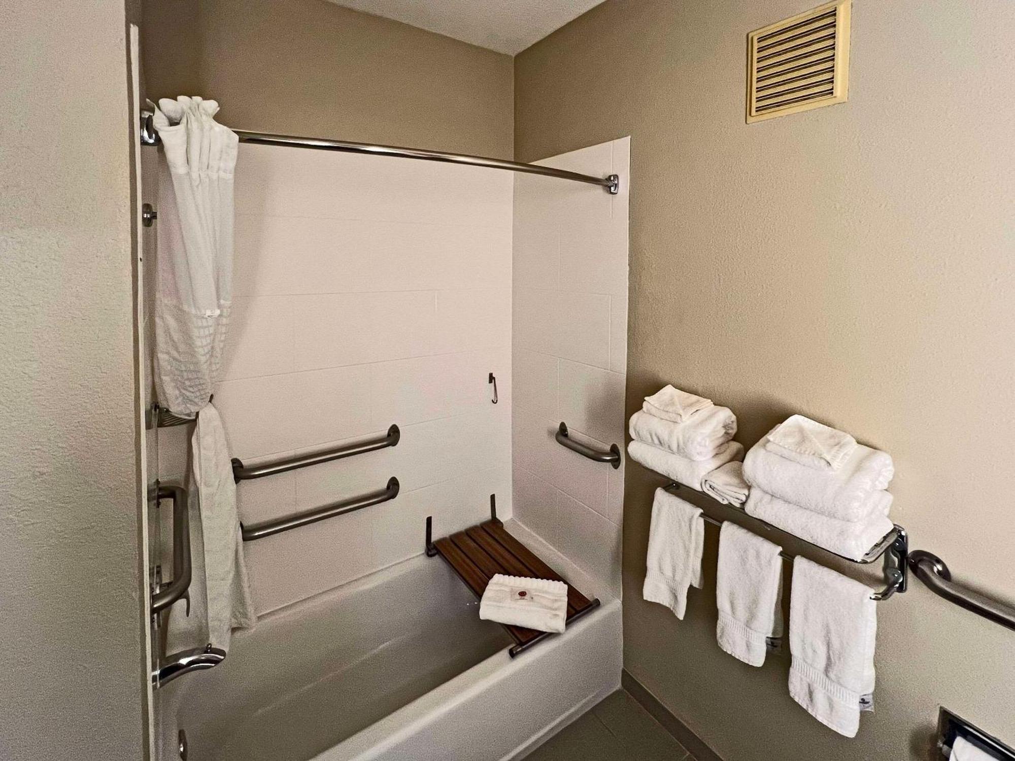 Comfort Sports Complex Hotel 2*